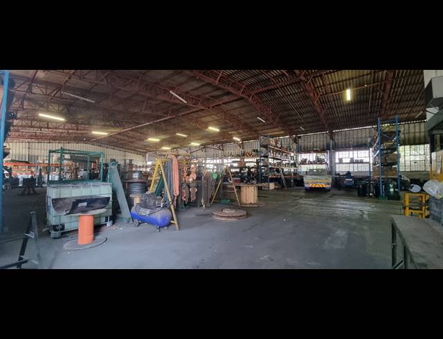 2,709M² WAREHOUSE FOR SALE IN JACOBS